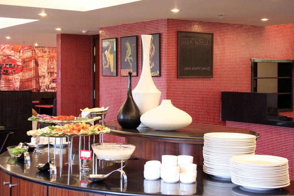 Hotel Red Fox By Lemon Tree Hotels, 3*